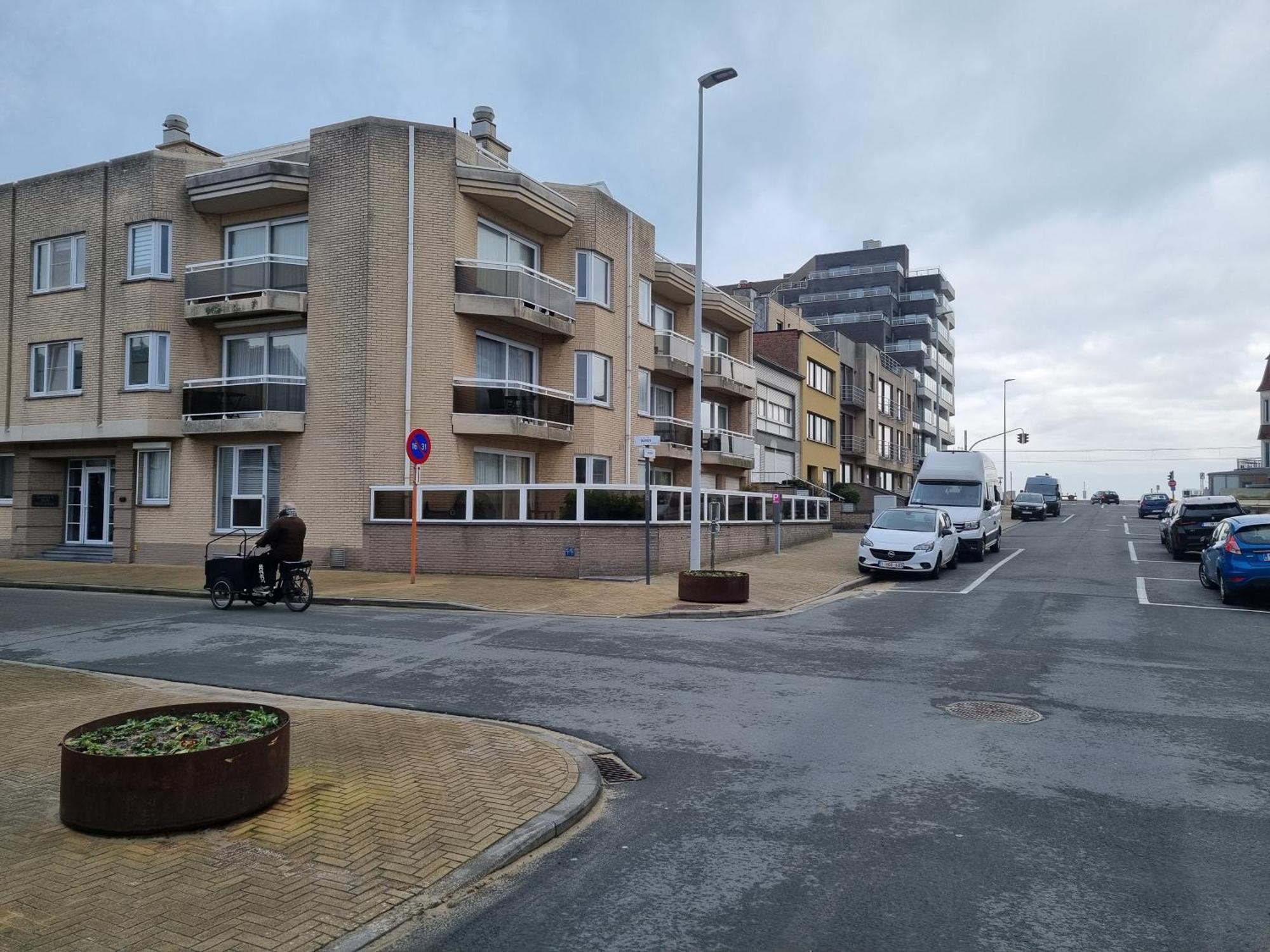 Cosy 3 Bedroom Near The T112
